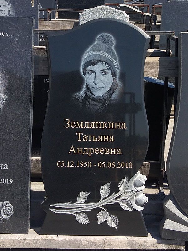 Памятник №148 из черного гранита — фото 2